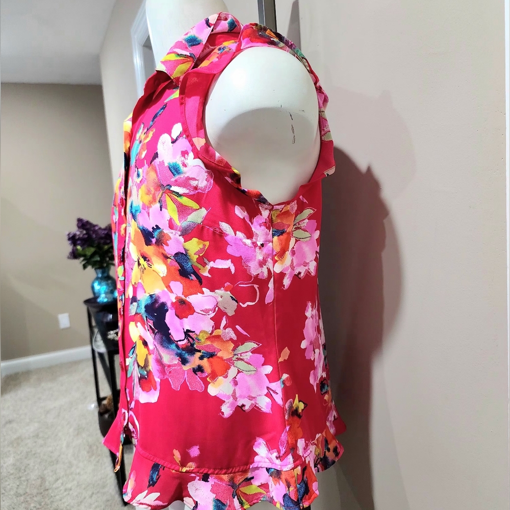 NWT NY&Company Floral Flounced-Hem Blouse Size Large - Picture 3 of 10